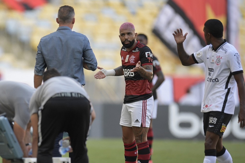 CBF define equipe de arbitragem para jogo Corinthians x Flamengo