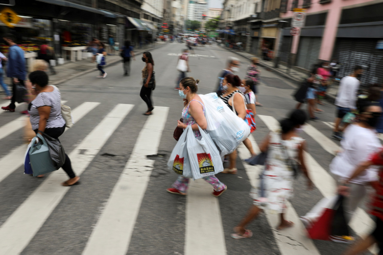 ???Feira do rolo??? oferece produtos roubados e falsificados na Zona Leste de São Paulo 3 2021 02 17t160434z 1 lynxmpeh1g1c5 rtroptp 4 brazil economy retailsales easy resize.com
