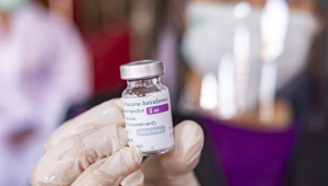 União Europeia endurece regras de exportação de vacinas contra Covid-19 para pressionar AstraZeneca a cumprir entregas