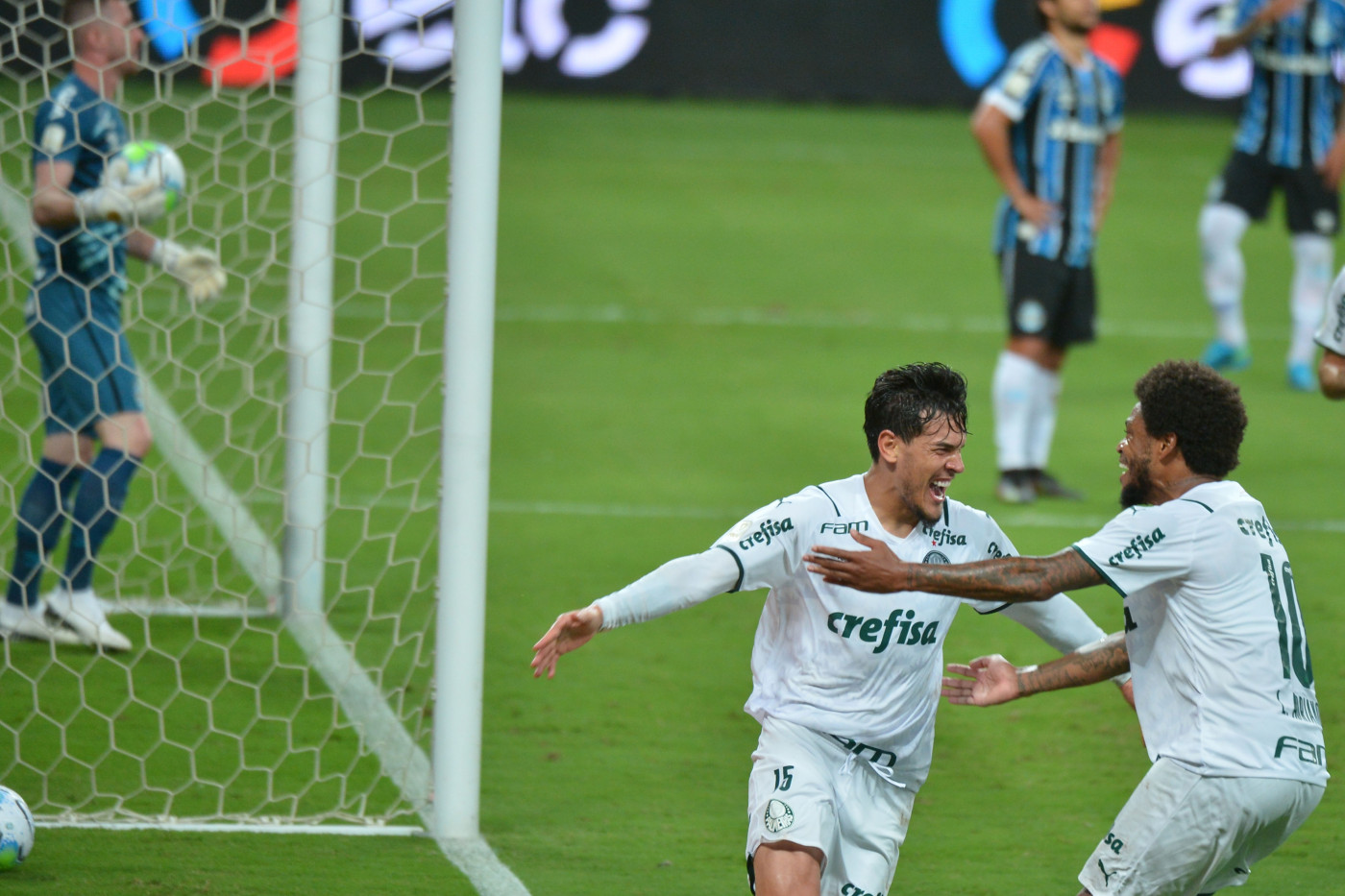 Comemoração do gol de Gustavo Gómez, do Palmeiras, marcado diante do Grêmio