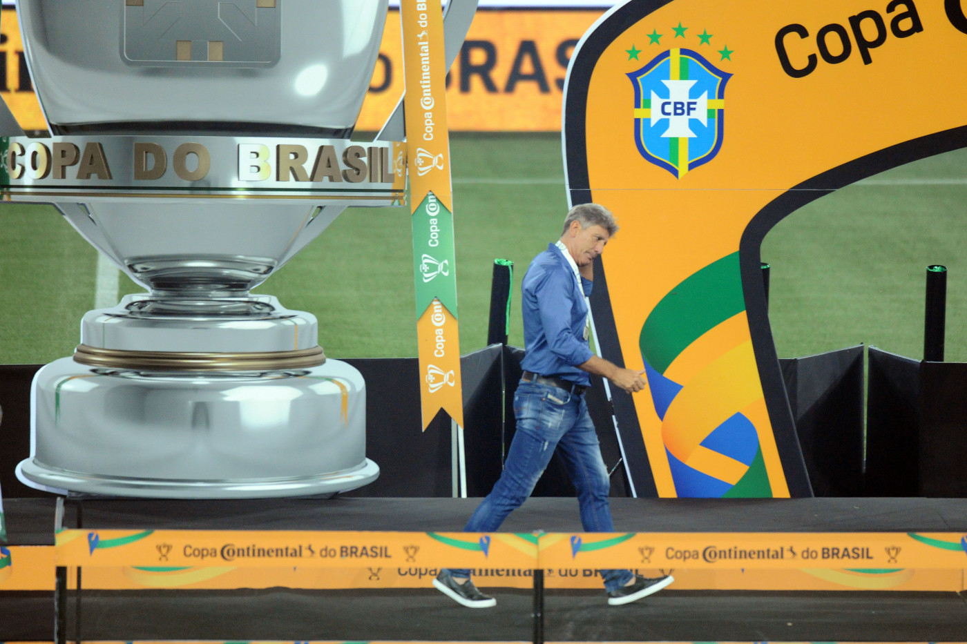 Com vantagem, Palmeiras recebe o Grêmio na decisão da Copa do
