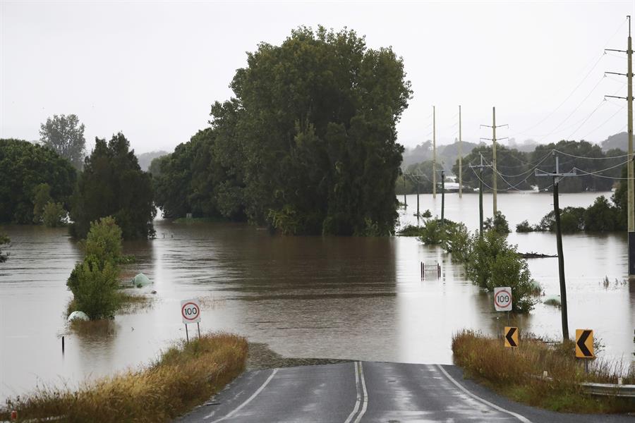 New South Wales, na Austrália, é atingida pela pior tempestade dos últimos 50 anos, o que causou graves inundações