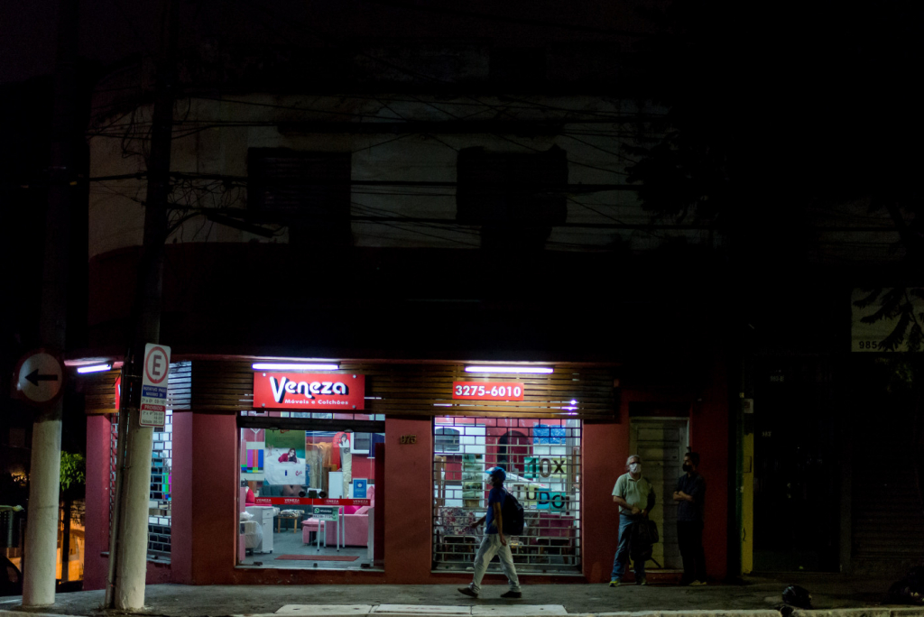 Primeira noite de lockdown em São Paulo tem ruas desertas ...
