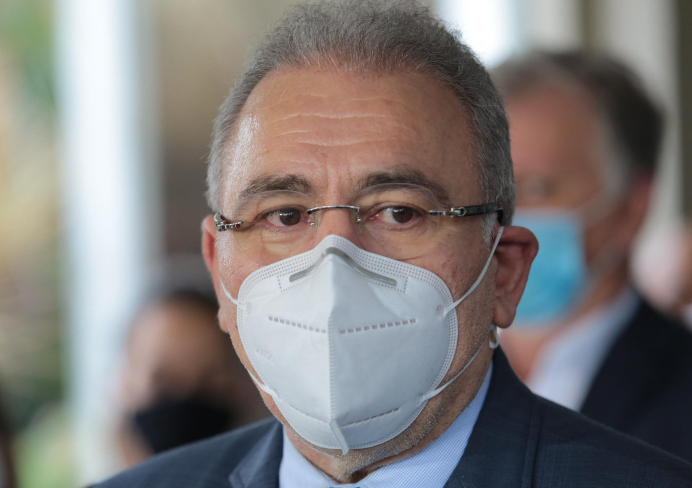 Marcelo Queiroga usando máscara durante coletiva de imprensa