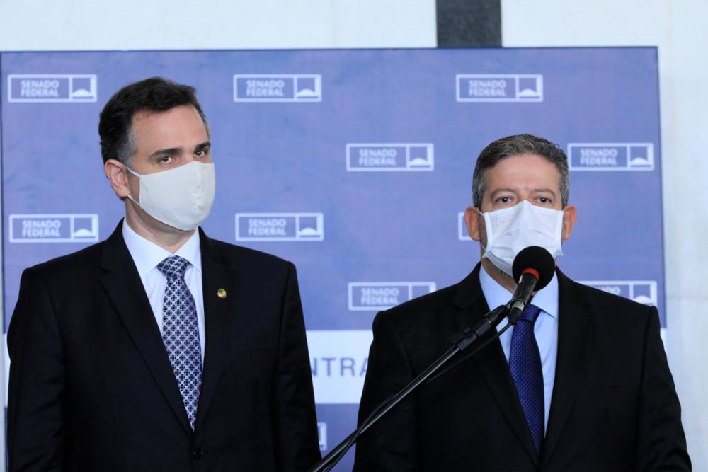 Presidentes do Senado e da Câmara em coletiva de imprensa