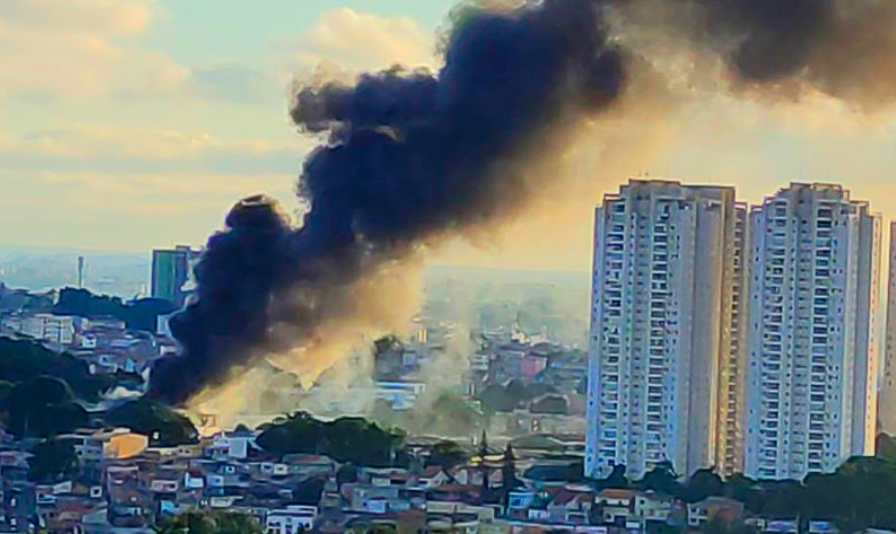 Incêndio destrói obras de arte em Taboão da Serra