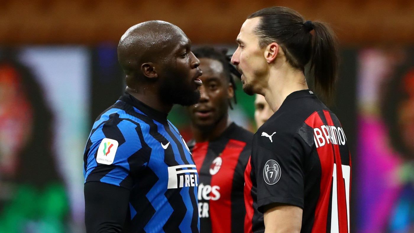 Lukaku e Ibrahimovic discutem durante jogo da Copa da Itália