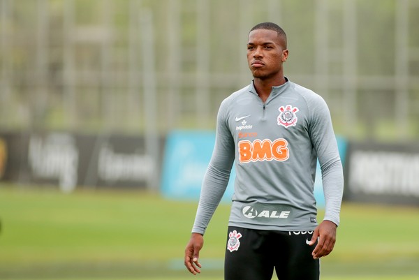 Xavier durante treinamento no Corinthians