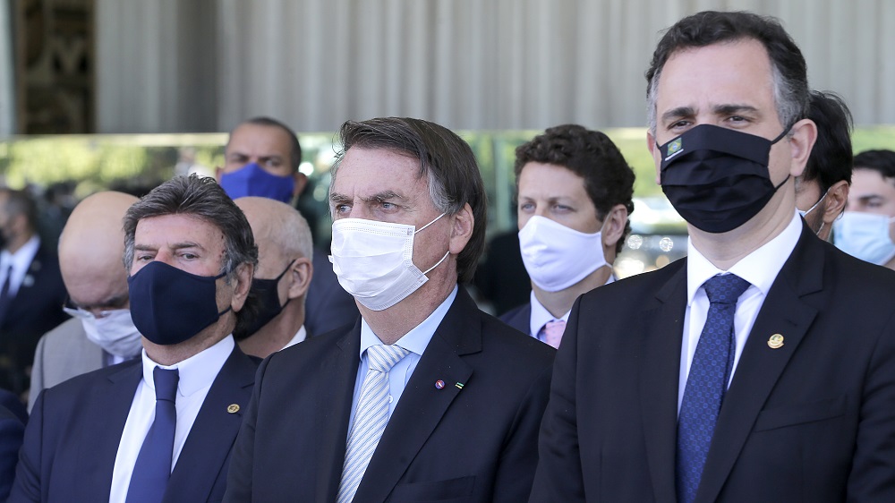 Luiz Fux, Jair Bolsonaro e Rodrigo Pacheco aparecem lado a lado no Palácio do Alvorada