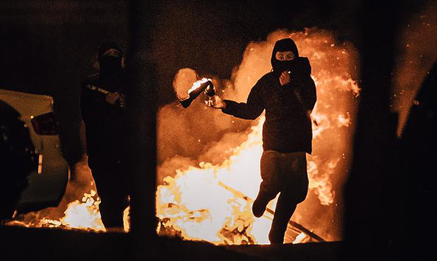 Irlanda do Norte vivencia seis dias de protestos violentos após o Brexit