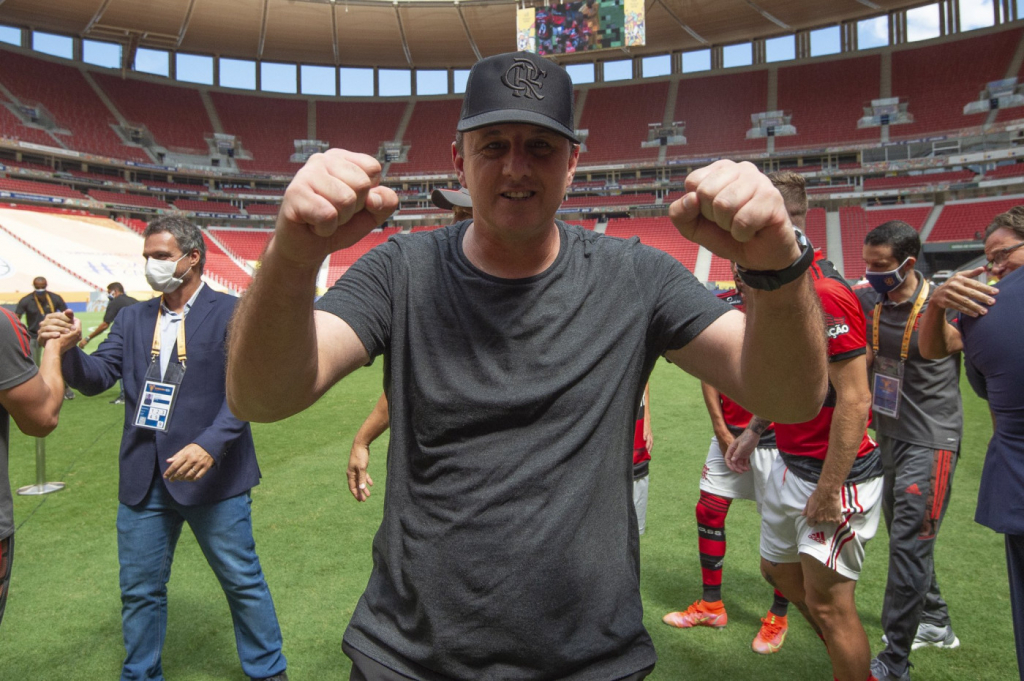 Rogério Ceni comemora conquista do título da Supercopa do Brasil pelo Flamengo