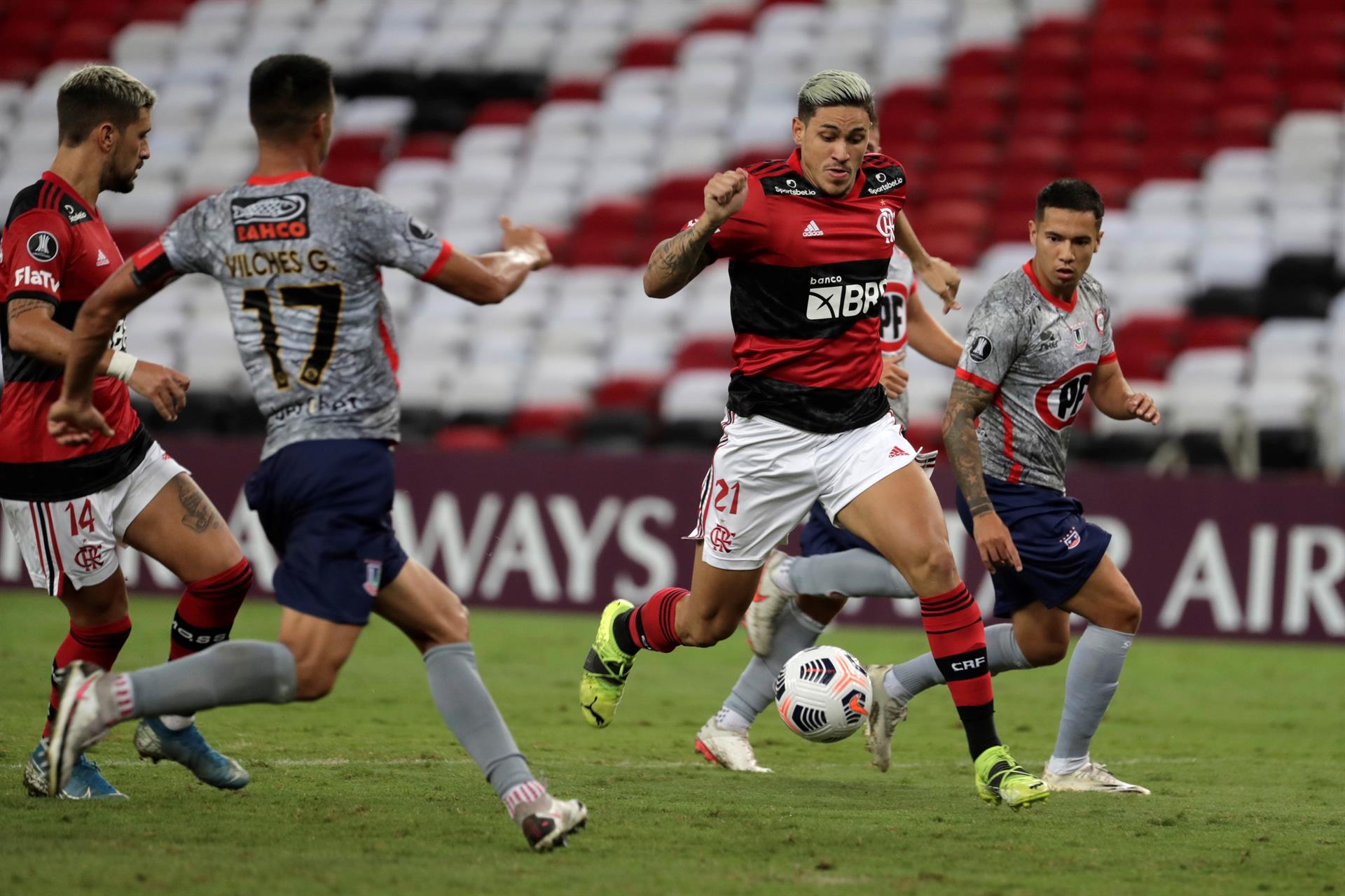 Pedro marcou um golaço na vitória do Flamengo sobre o La Calera