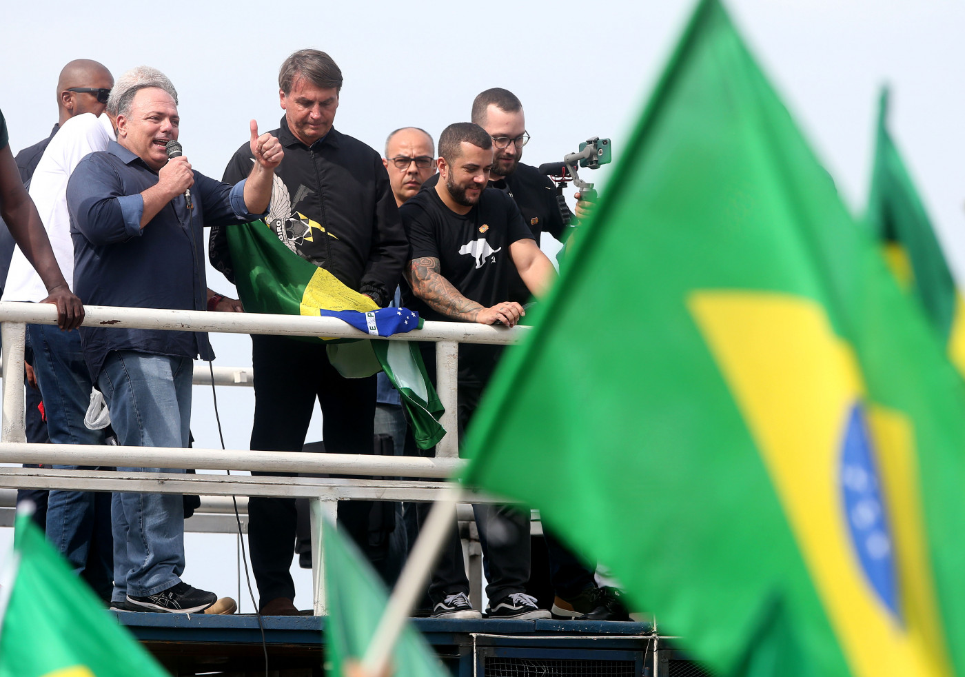 O ex-ministro da Saúde, general Eduardo Pazuello, participa de ato ao lado do presidente Jair Bolsonaro