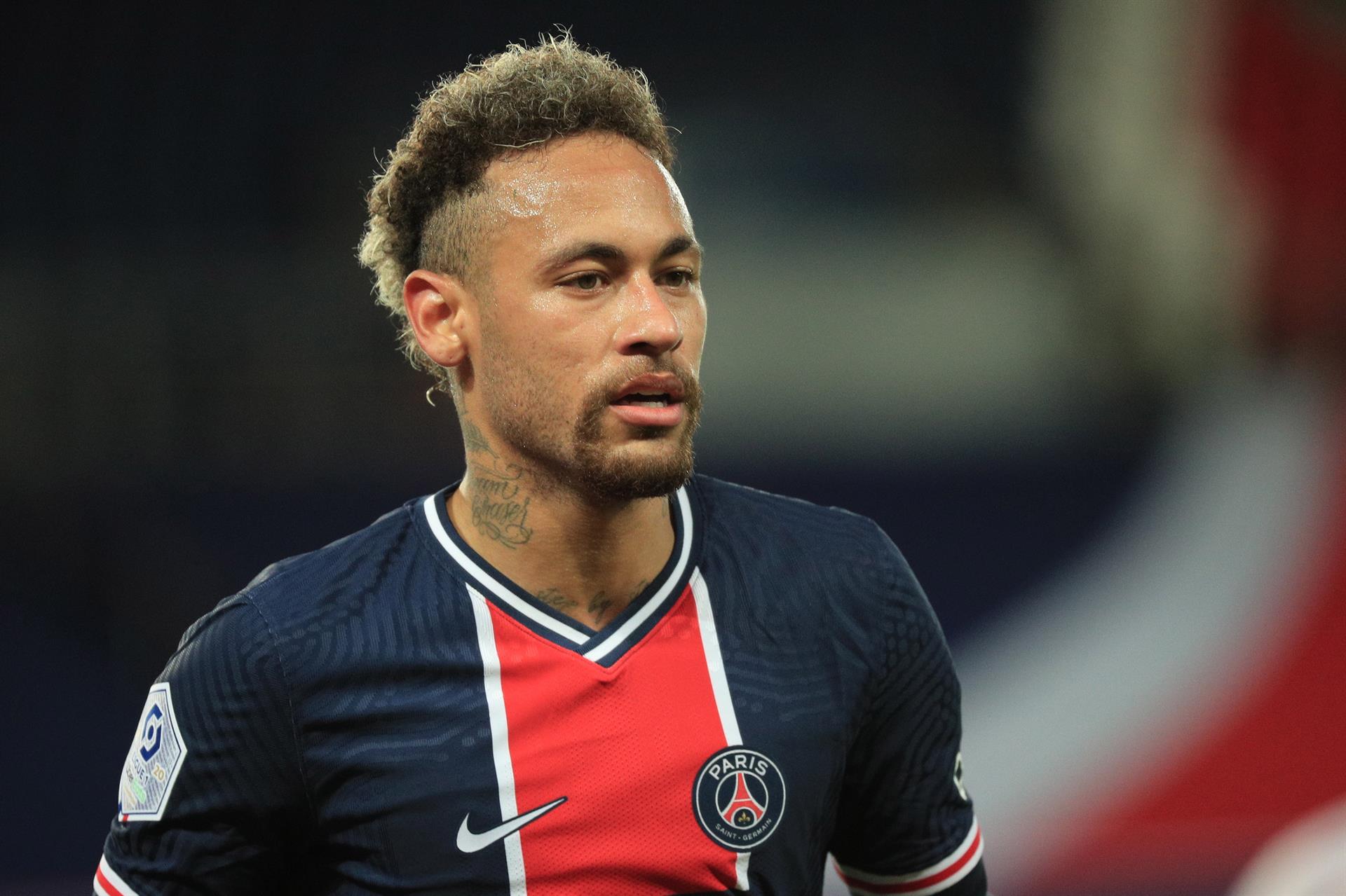 Neymar durante partida válida pelo Campeonato Francês