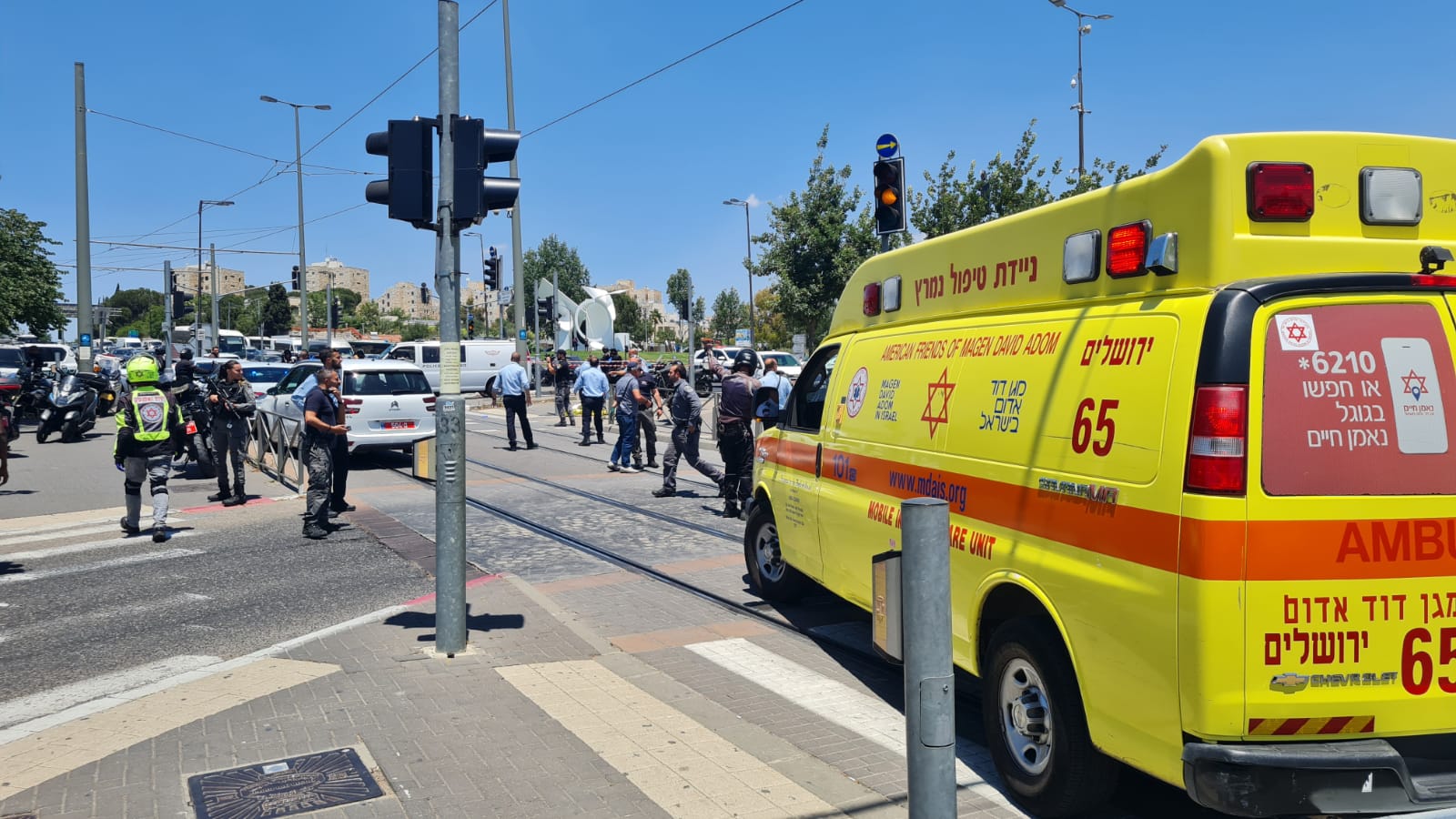 Palestino é morto a tiros pela polícia após supostamente esfaquear dois israelenses perto de Sheikh Jarrah, em Jerusalém