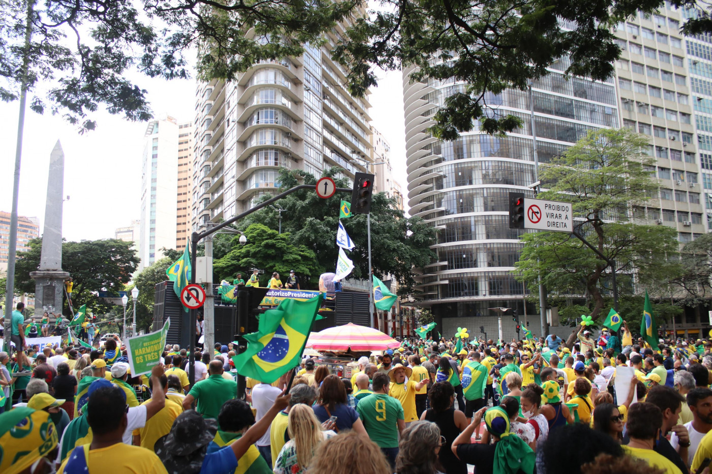 Manifestação de apoiadores de Jair Bolsonaro em Belo Horizonte, MG