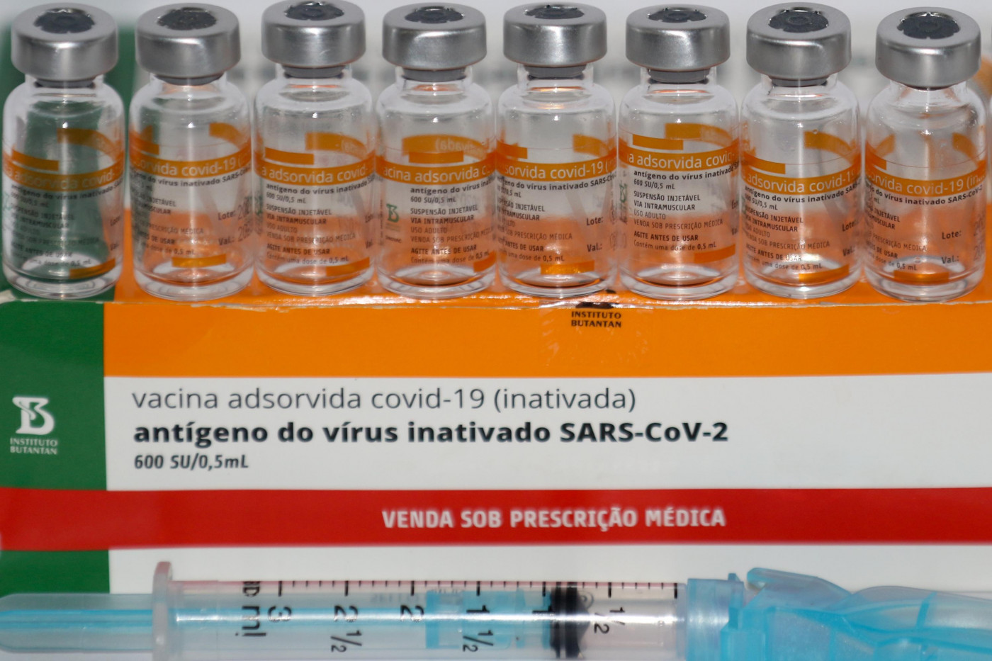 Lote com frascos da CoronaVac, vacina contra Covid-19
