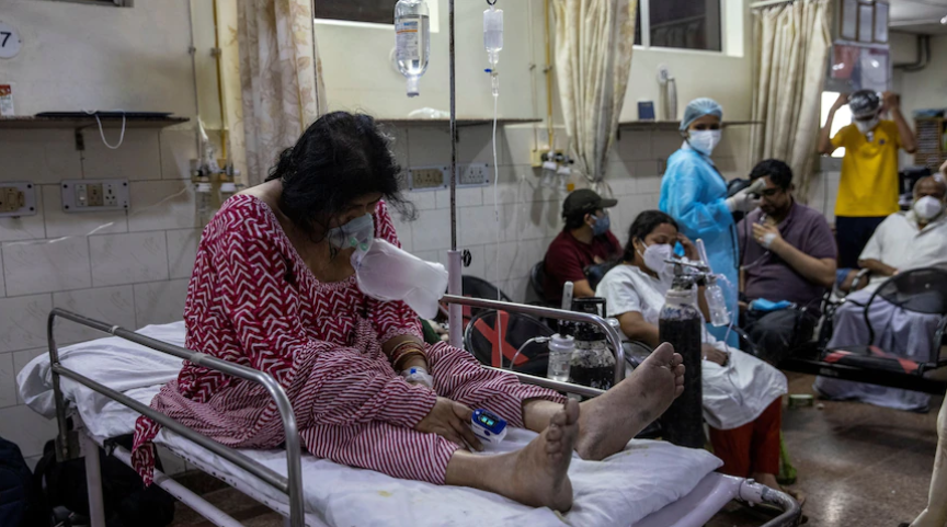 pacientes de covid-19 em hospital na Índia