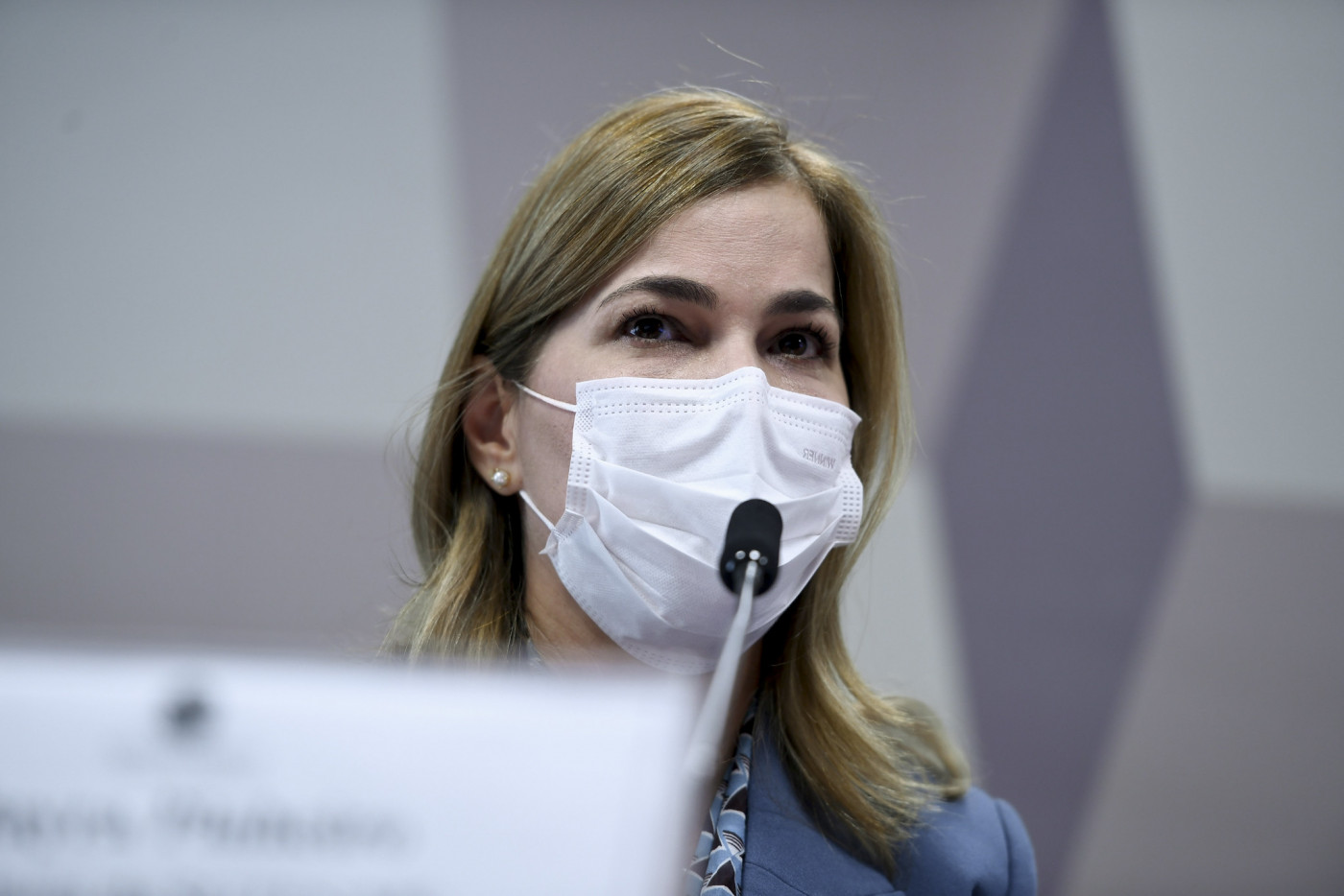 A secretária do Ministério da Saúde, Mayra Pinheiro, durante pronunciamento na CPI da Covid-19