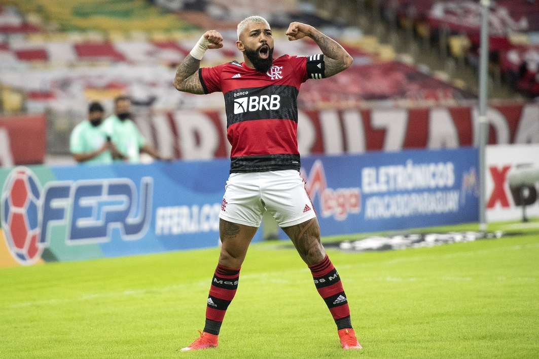 Gabigol comemora em vitória do Flamengo sobre o Volta Redonda