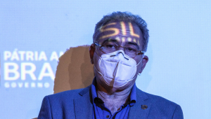 O ministro da Saúde, Marcelo Queiroga, falou à imprensa após acompanhar a chegada das novas doses da vacinas Astrazeneca