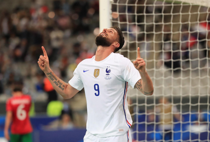Olivier Giroud comemora gol na França