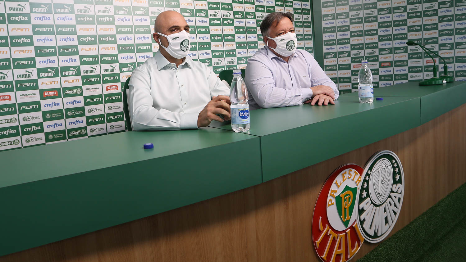 Anderson Barros, diretor do Palmeiras, ao lado do presidente Maurício Galiotte