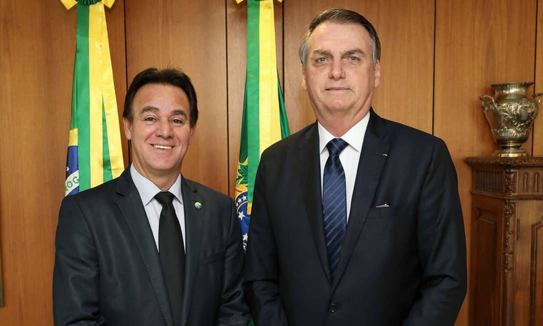 Adilson Barroso ao lado de Jair Bolsonaro