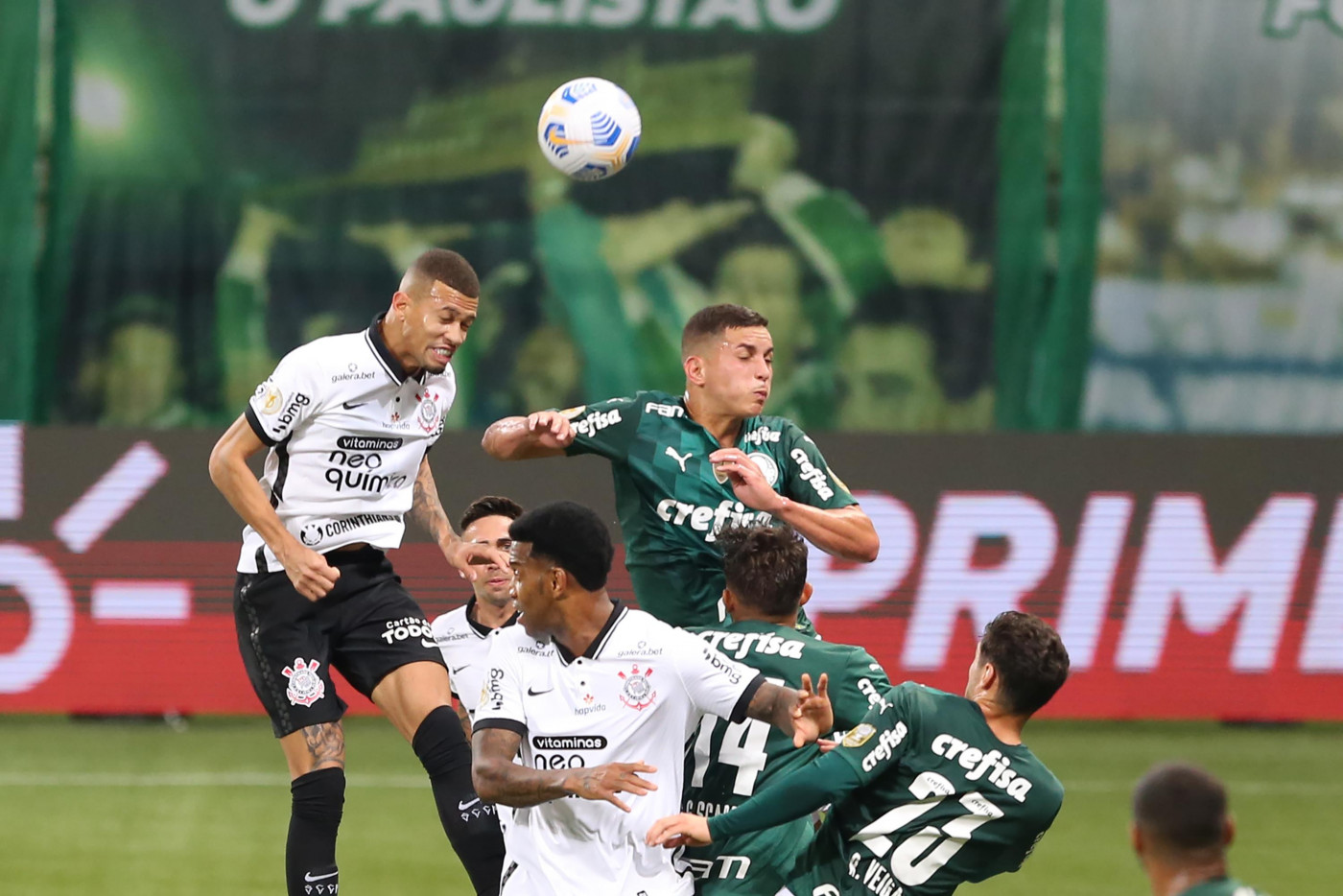 De 'ressaca', Palmeiras e Corinthians empatam em 1 a 1 pelo