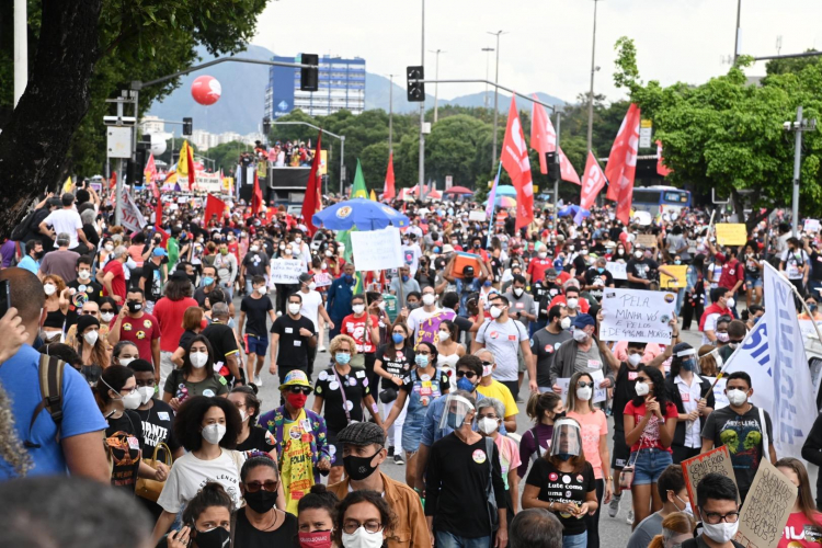 Manifestação contra governo Bolsonaro no Rio de Janeiro
