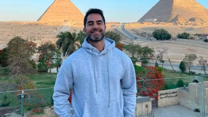 Médico publicou foto durante viagem ao Egito