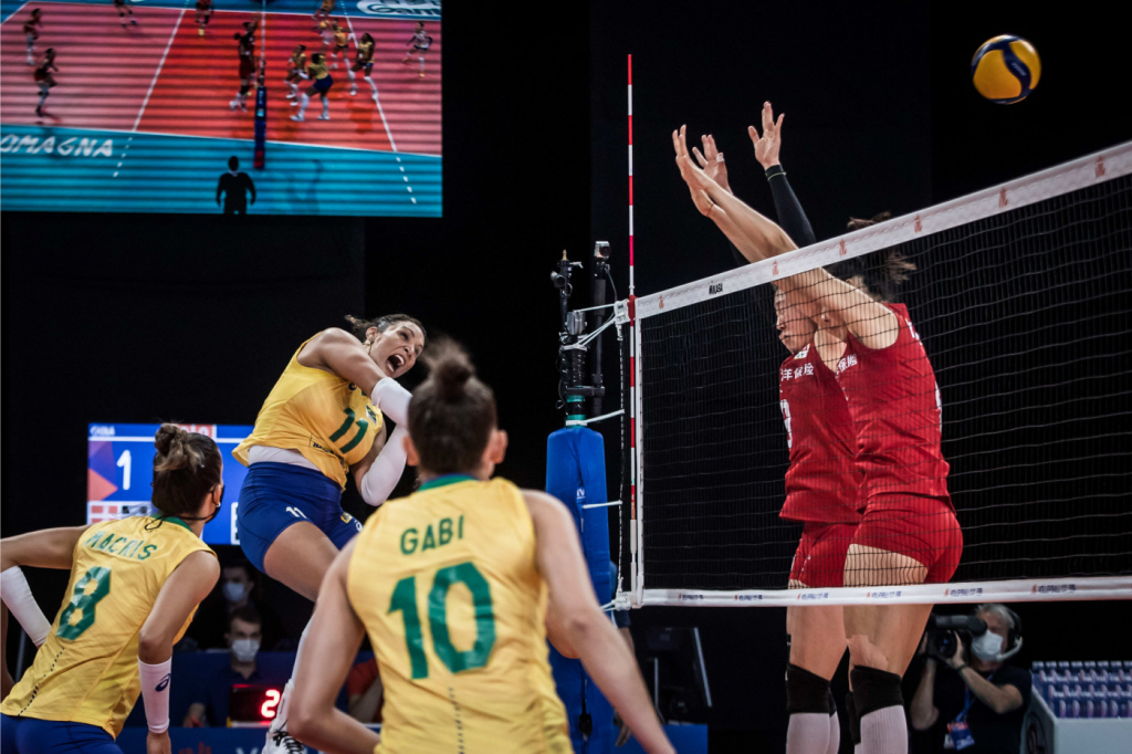 Seleção brasileira feminina de vôlei perde para China e está eliminada da  Liga das Nações - PRADO AGORA