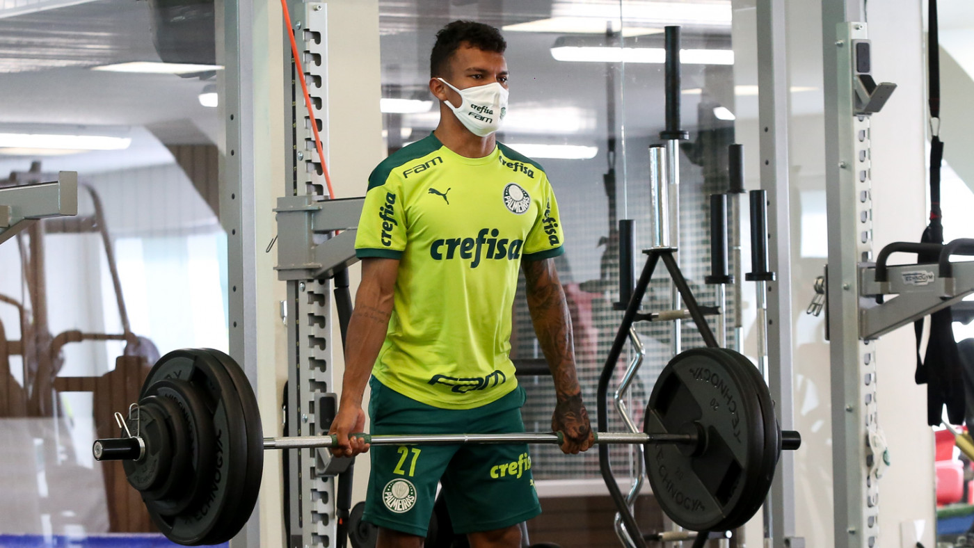 Gabriel Veron durante treinamento no Palmeiras