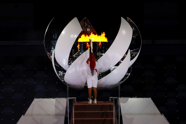 A tenista Naomi Osaka acendeu a pira dos Jogos Olímpicos de Tóquio