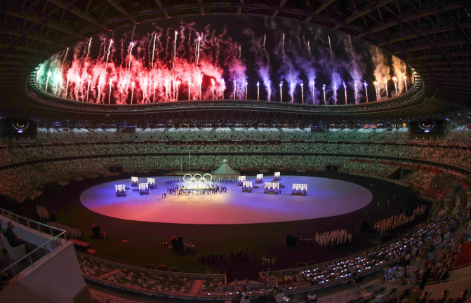 Queima de fogos na cerimônia de abertura da Olimpíada de Tóquio