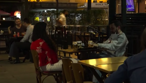 Mesas na calçada voltam a ser permitidas em bares e restaurantes de São Paulo