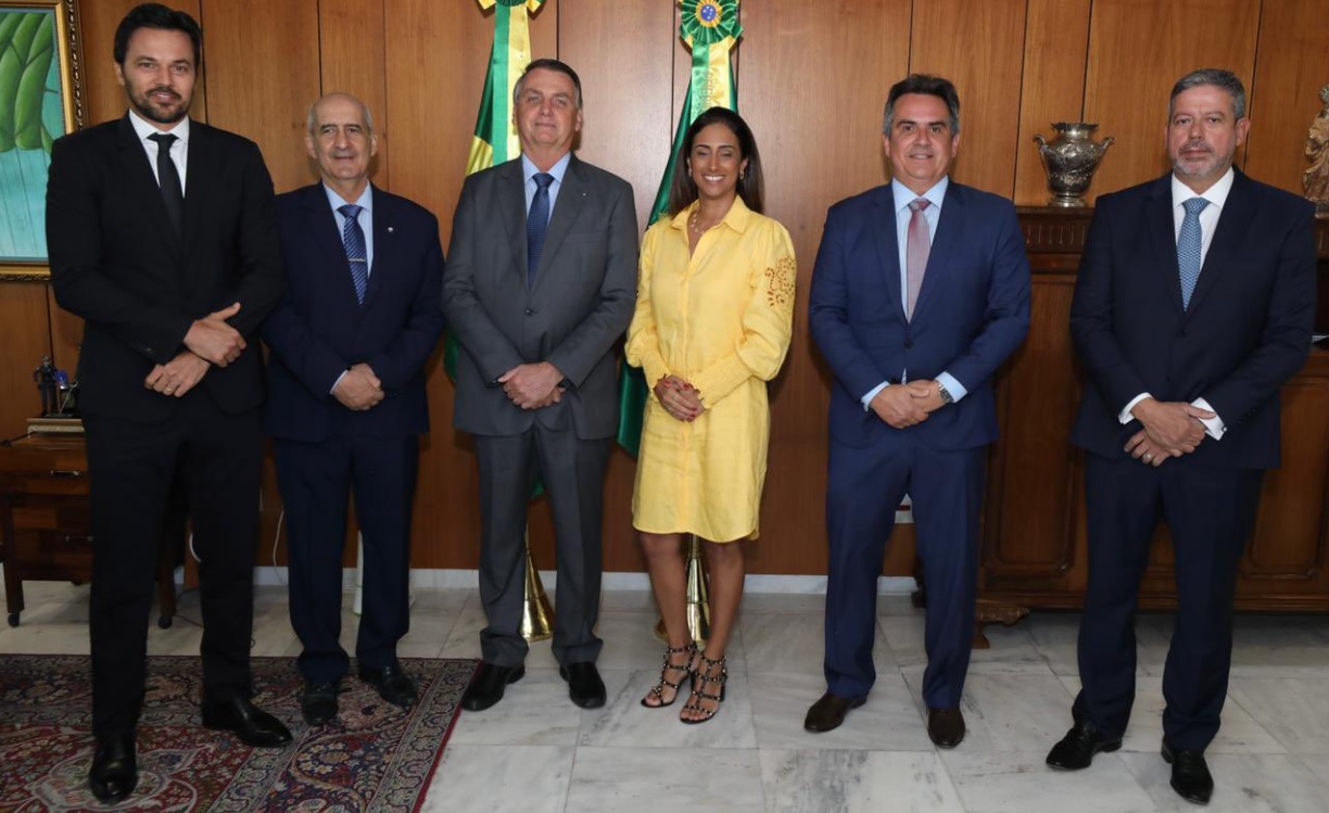 ciro nogueira junto a arthur Lira, Bolsonaro e ministros