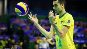 Craque do vôlei, medalhista olímpico e sensação no Instagram: Quem é Douglas Souza?