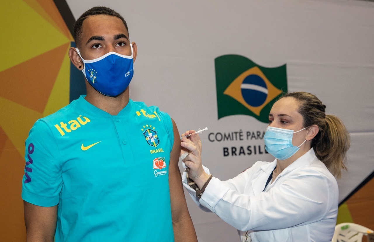 Atletas convocados para os Jogos de Tóquio receberam primeira dose da vacina oferecida pelo Comitê Olímpico Brasileiro