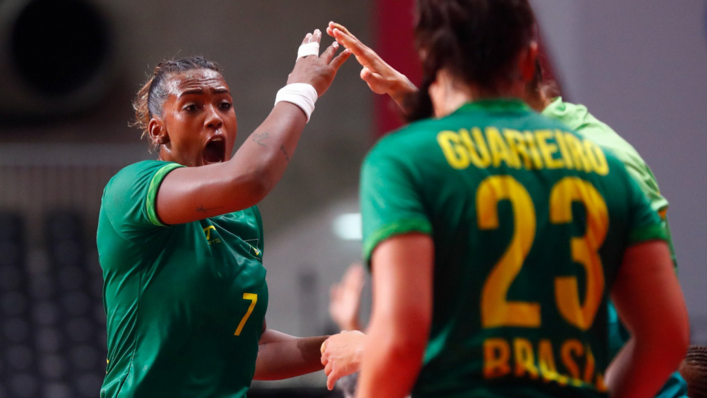 Brasil Joga Bem E Vence A Hungria Por 33 A 27 No Handebol Feminino Jovem Pan