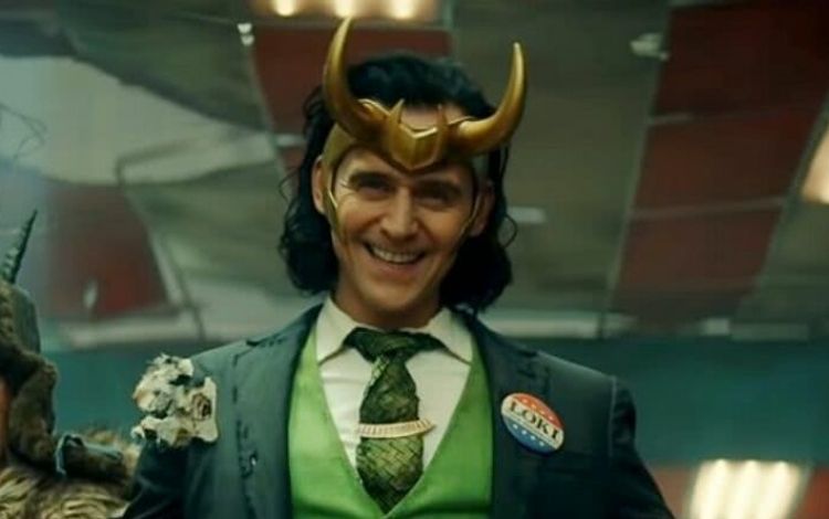 Tom Hiddleston caracterizado como Loki