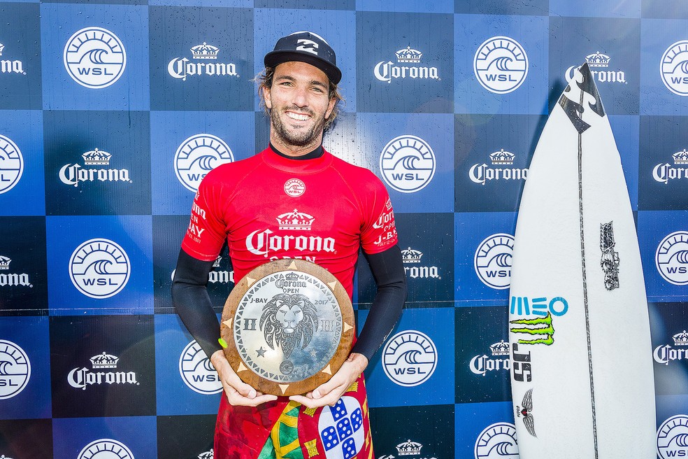 O surfista português Frederico Morais está fora da Olimpíada de Tóquio após testar positivo para Covid-19