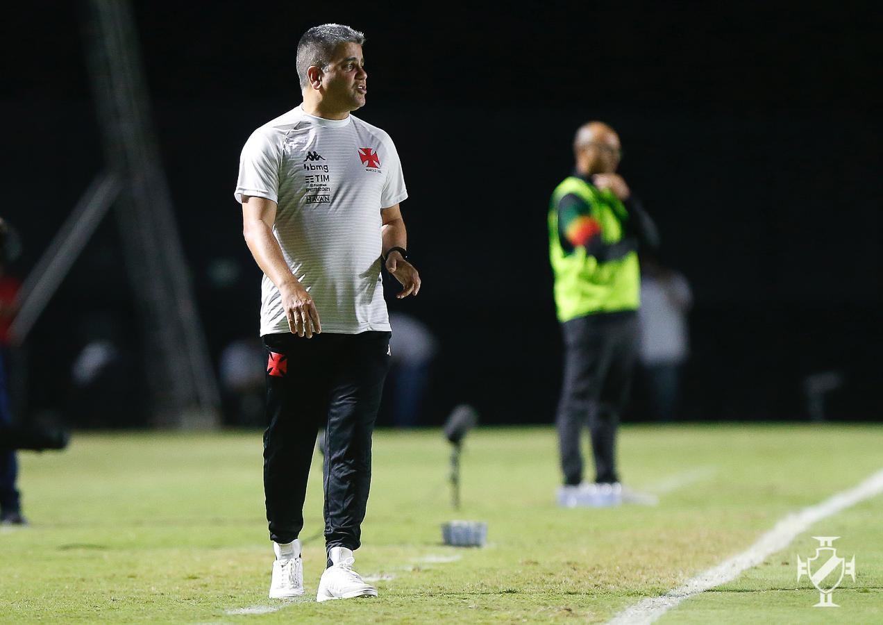 Marcelo Cabo foi demitido do Vasco após o empate com o Náutico pela Série B