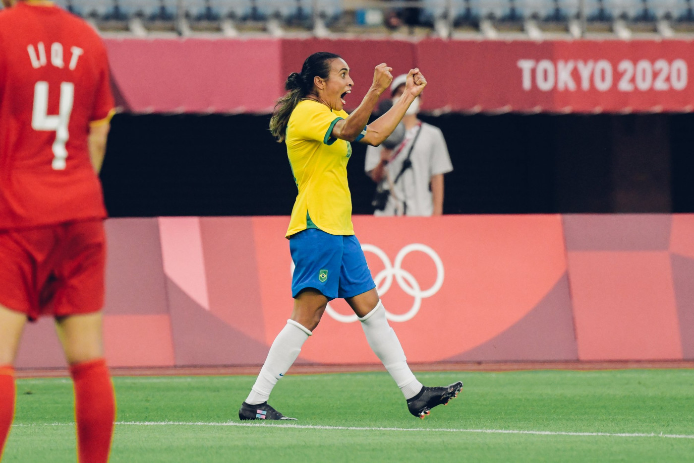 Marta marcou duas vezes na vitória do Brasil sobre a China nos Jogos de Tóquio