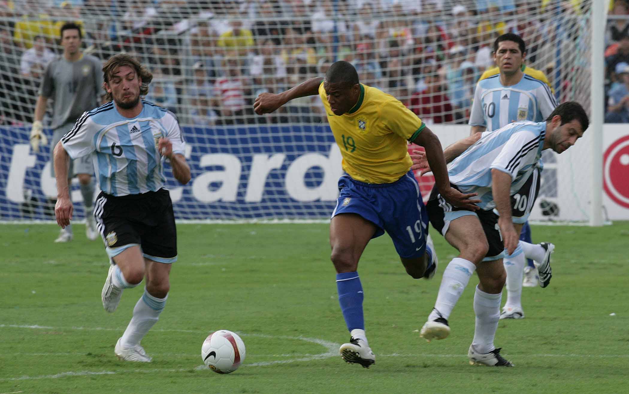 Seleção brasileira venceu a Argentina por 3 a 0 na final da Copa América de 2007