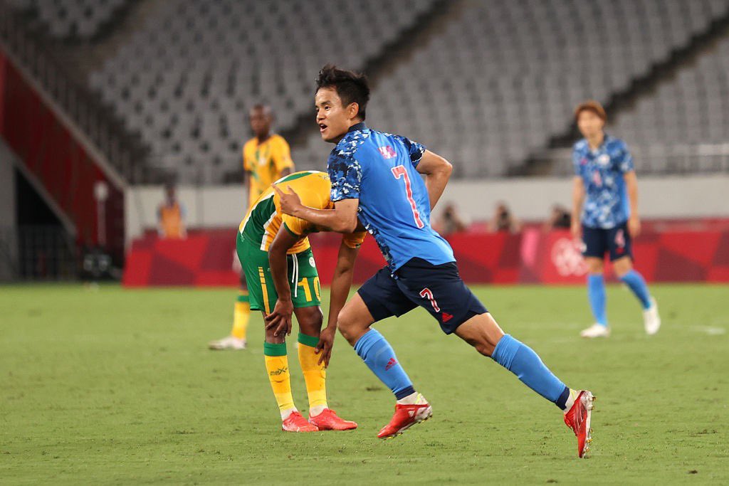 Takefusa Kubo comemorando gol contra a África do Sul