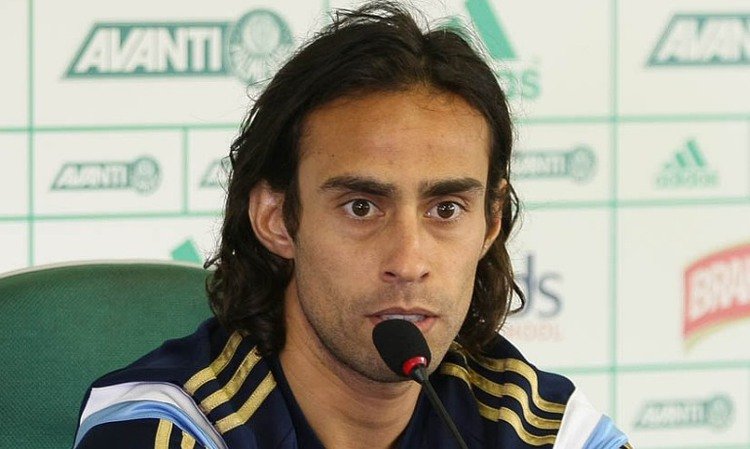 Valdivia atuou no Palmeiras de 2006 a 2008 e de 2010 a 2015