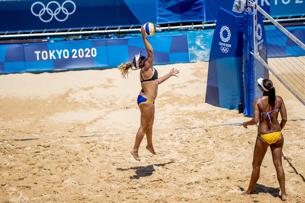 Ana Patrícia e Rebecca estrearam com vitória no vôlei de praia