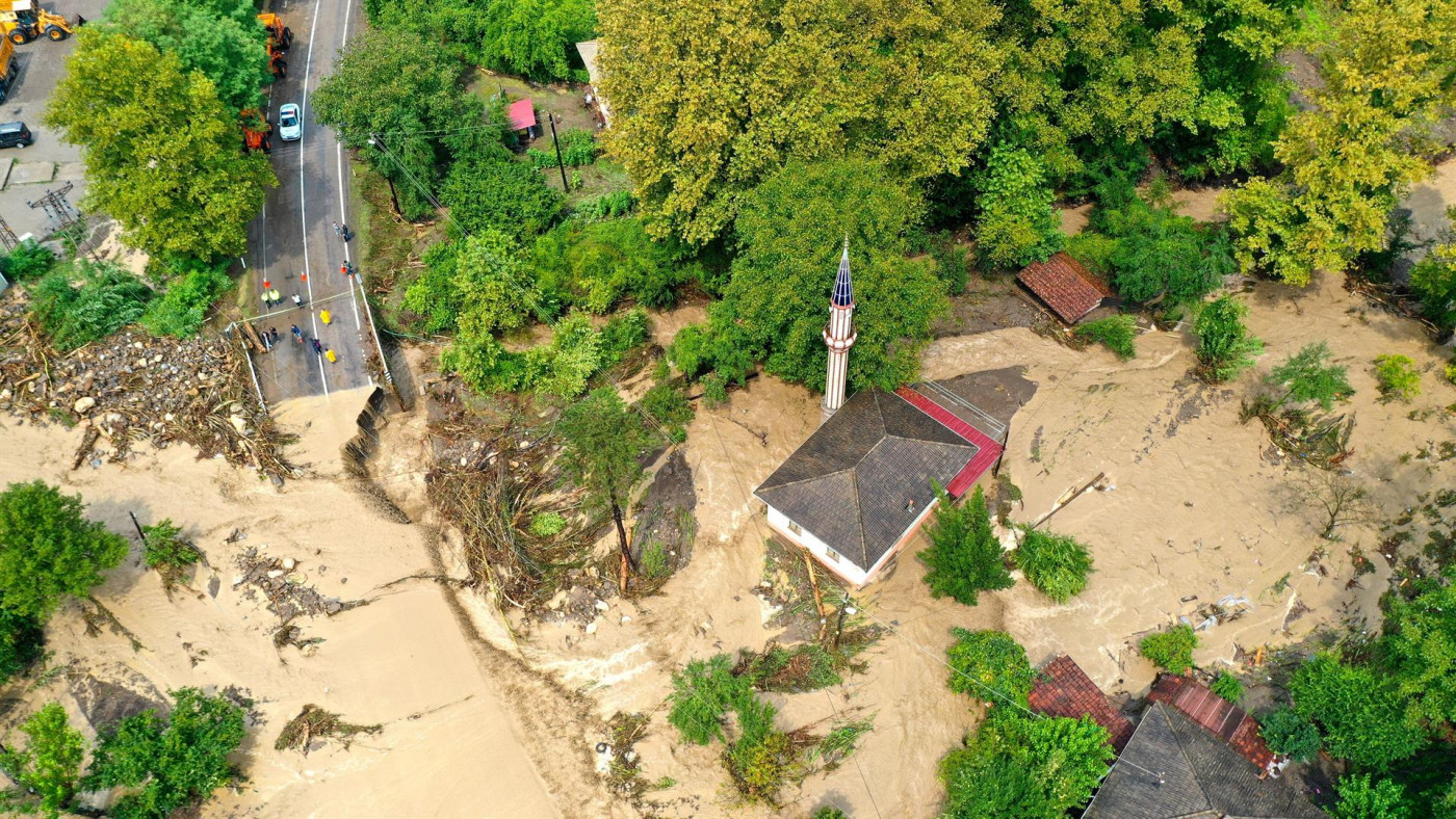 Imagem aérea de enchente na Turquis
