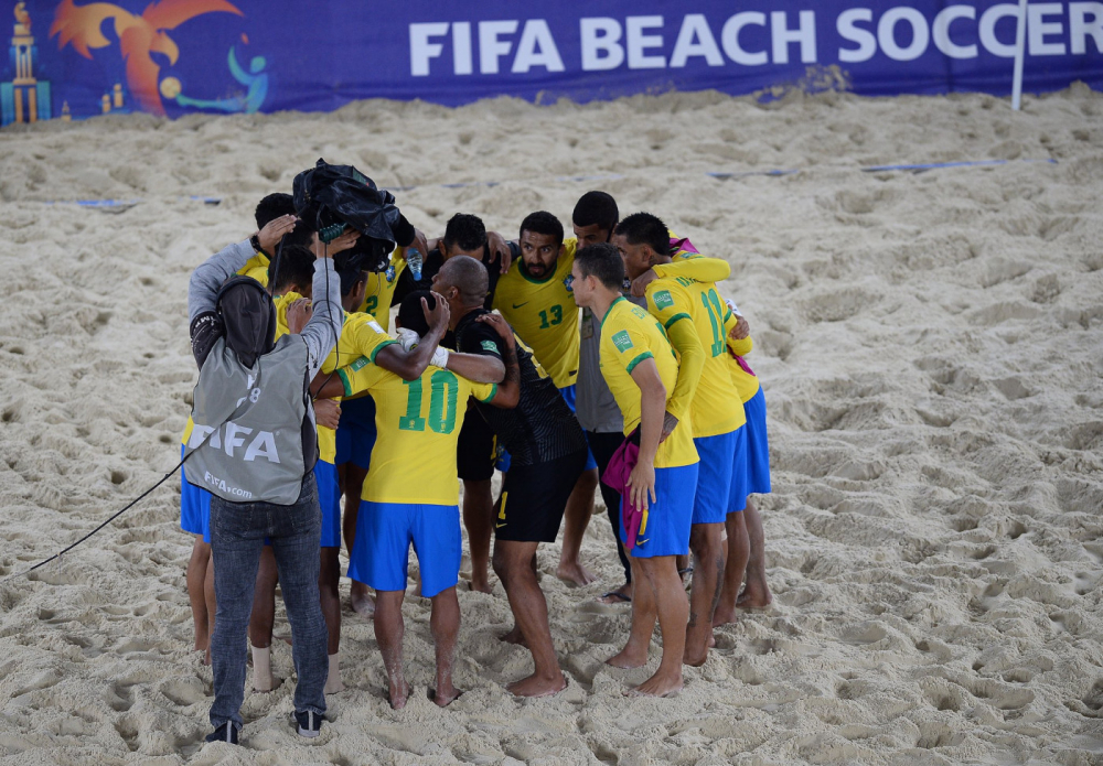 A seleção brasileira foi derrotado por Senegal e está fora da Copa do Mundo de futebol de areia